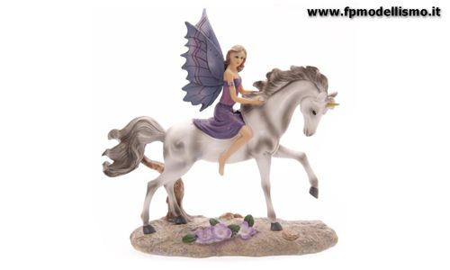 OFFERTA NATALIZIA! FATA Ametista a Cavallo di Unicorno - Racconti di Avalon By Lisa Parker * EURO 20,00 (Iva Incl.) Altezza Modello: 21cm OFFERTA VALIDA fino al 31 Dicembre 2024