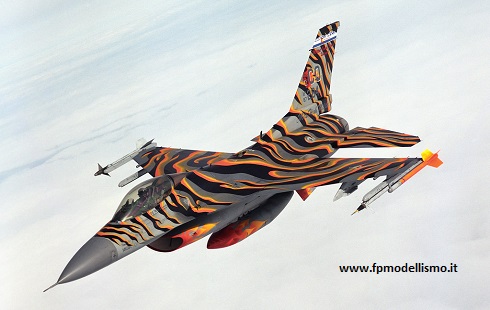 F-16C Block 52 Tigermeet 1/72 Revell 04669 * EURO 14,00 in Kit * Euro 49,00 Costruito (Iva Incl.)